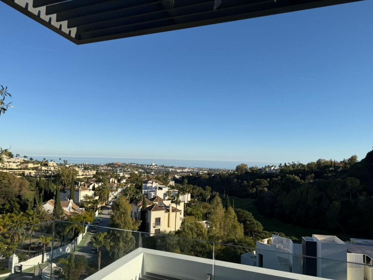 2 Bedroom Apartment for Sale in Benahavís — 7