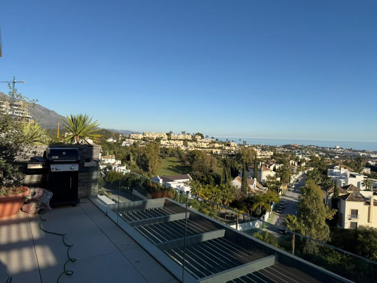 2 Bedroom Apartment for Sale in Benahavís — view 10
