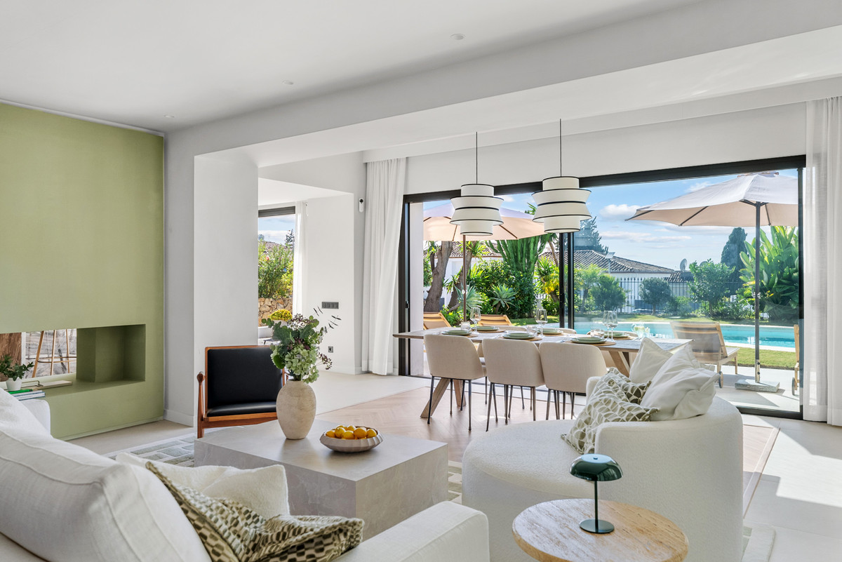 4 Bedroom Villa for Sale in Nueva Andalucía — 5