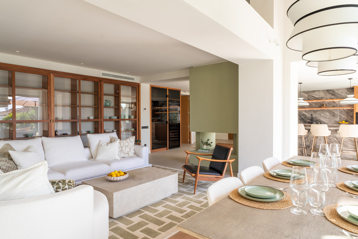 4 Bedroom Villa for Sale in Nueva Andalucía — 8