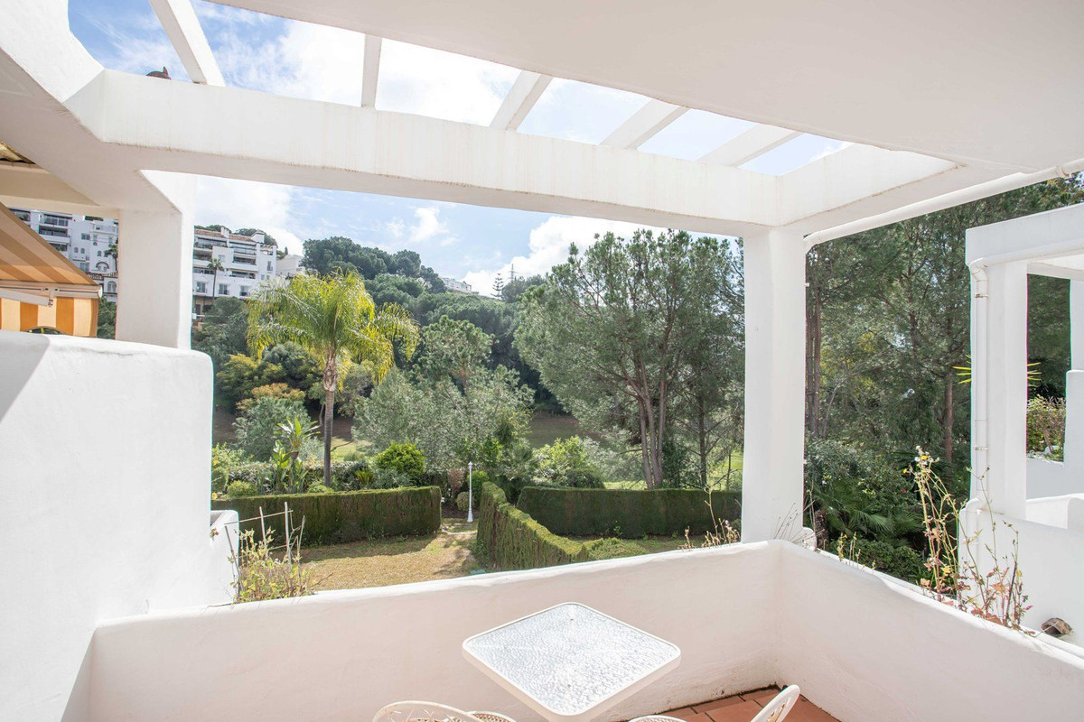 3 Bedroom Apartment for Sale in Benahavís — 9