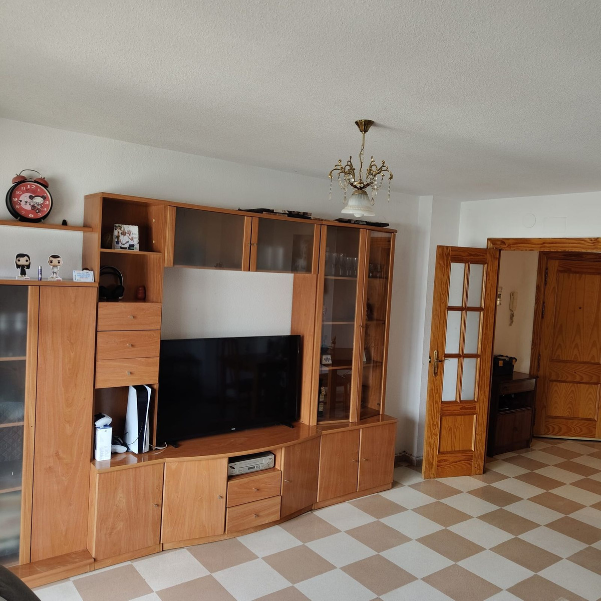4 Bedroom Apartment for Sale in Estepona — 2