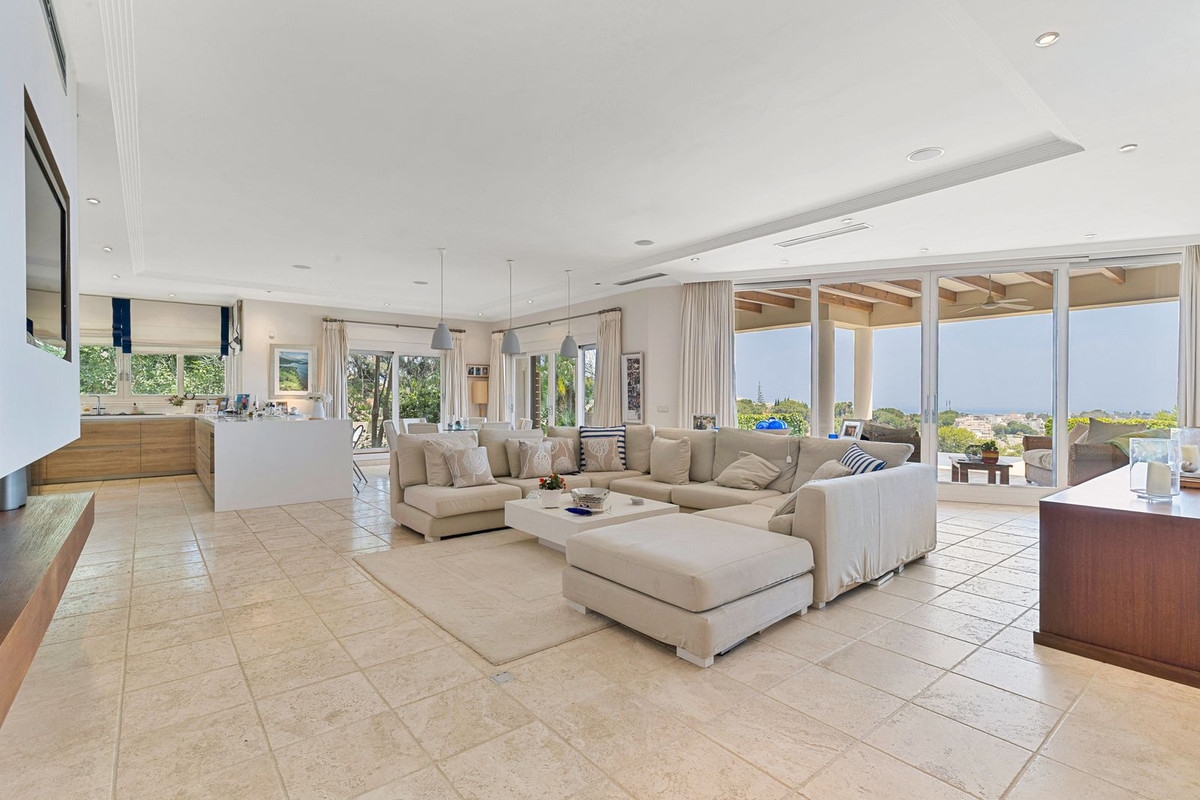 5 Bedroom Villa for Sale in La Quinta