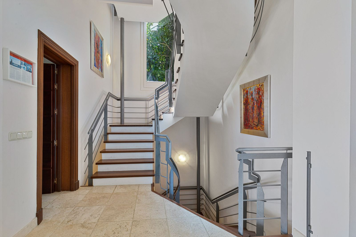 5 Bedroom Villa for Sale in La Quinta — 5
