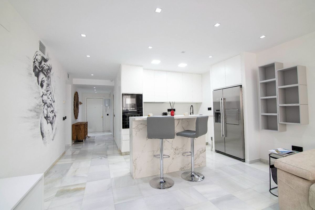 3 Bedroom Apartment for Sale in Puerto Banús — 4
