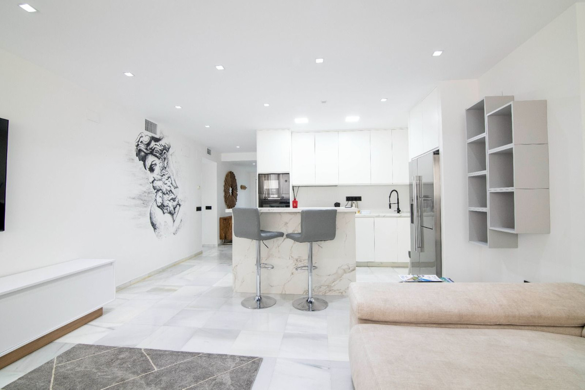 3 Bedroom Apartment for Sale in Puerto Banús — 7