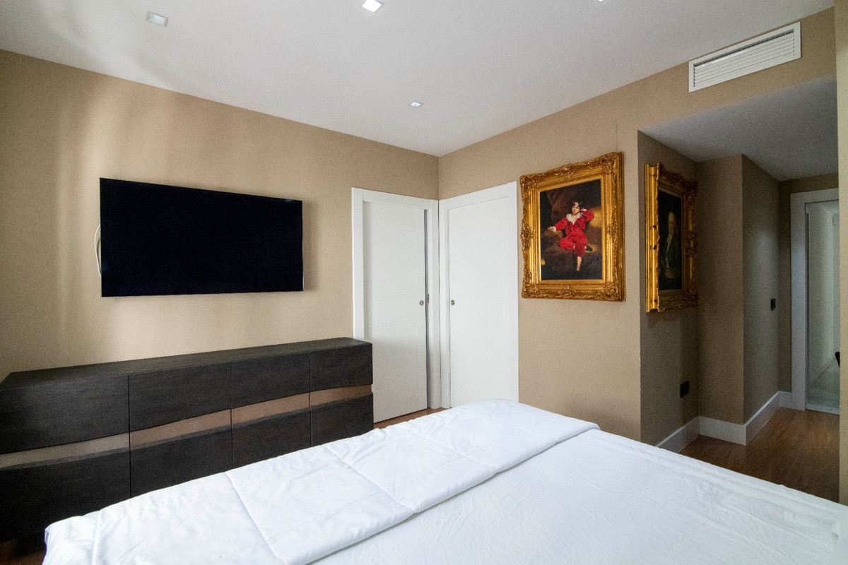 3 Bedroom Apartment for Sale in Puerto Banús — view 10
