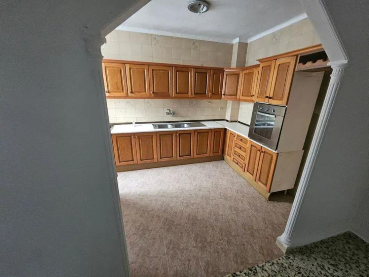 3 Bedroom Villa for Sale in Estepona — 7