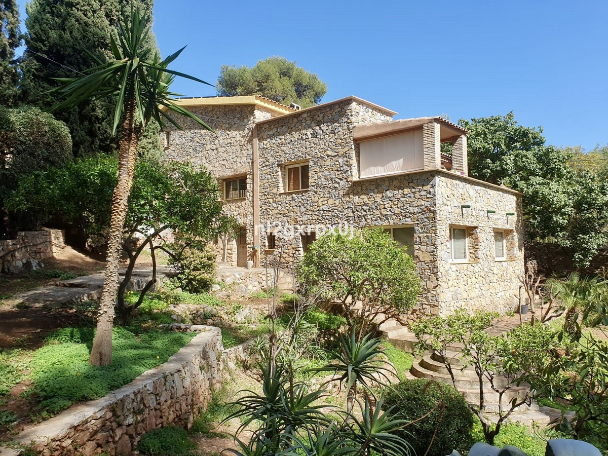 5 Bedroom Villa for Sale in Marbella