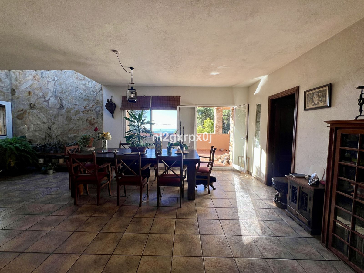 5 Bedroom Villa for Sale in Marbella — 5