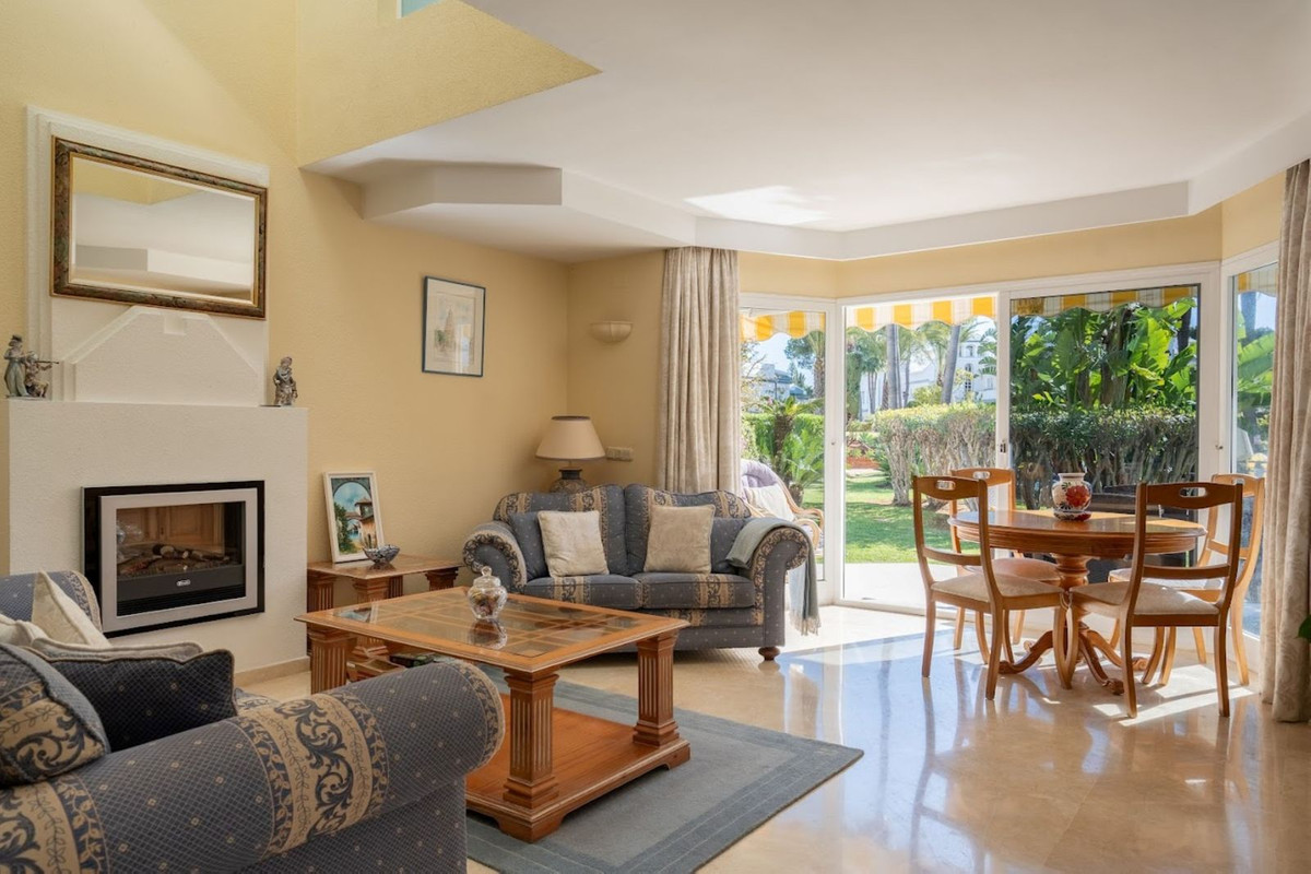 4 Bedroom Villa for Sale in New Golden Mile — 5