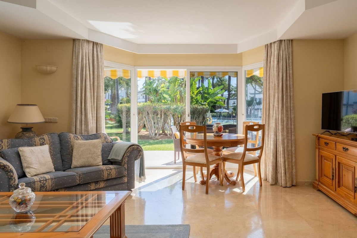 4 Bedroom Villa for Sale in New Golden Mile — 9