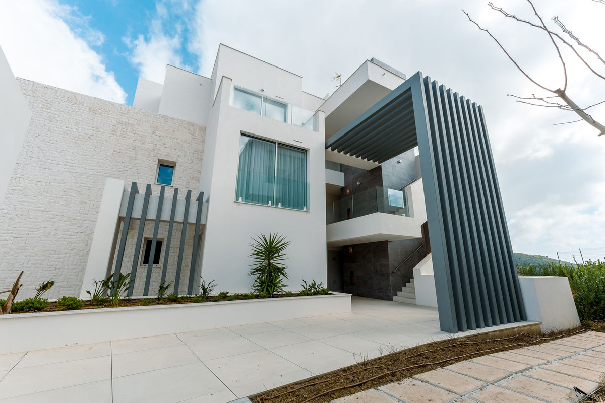 2 Bedroom Apartment for Sale in Ojén