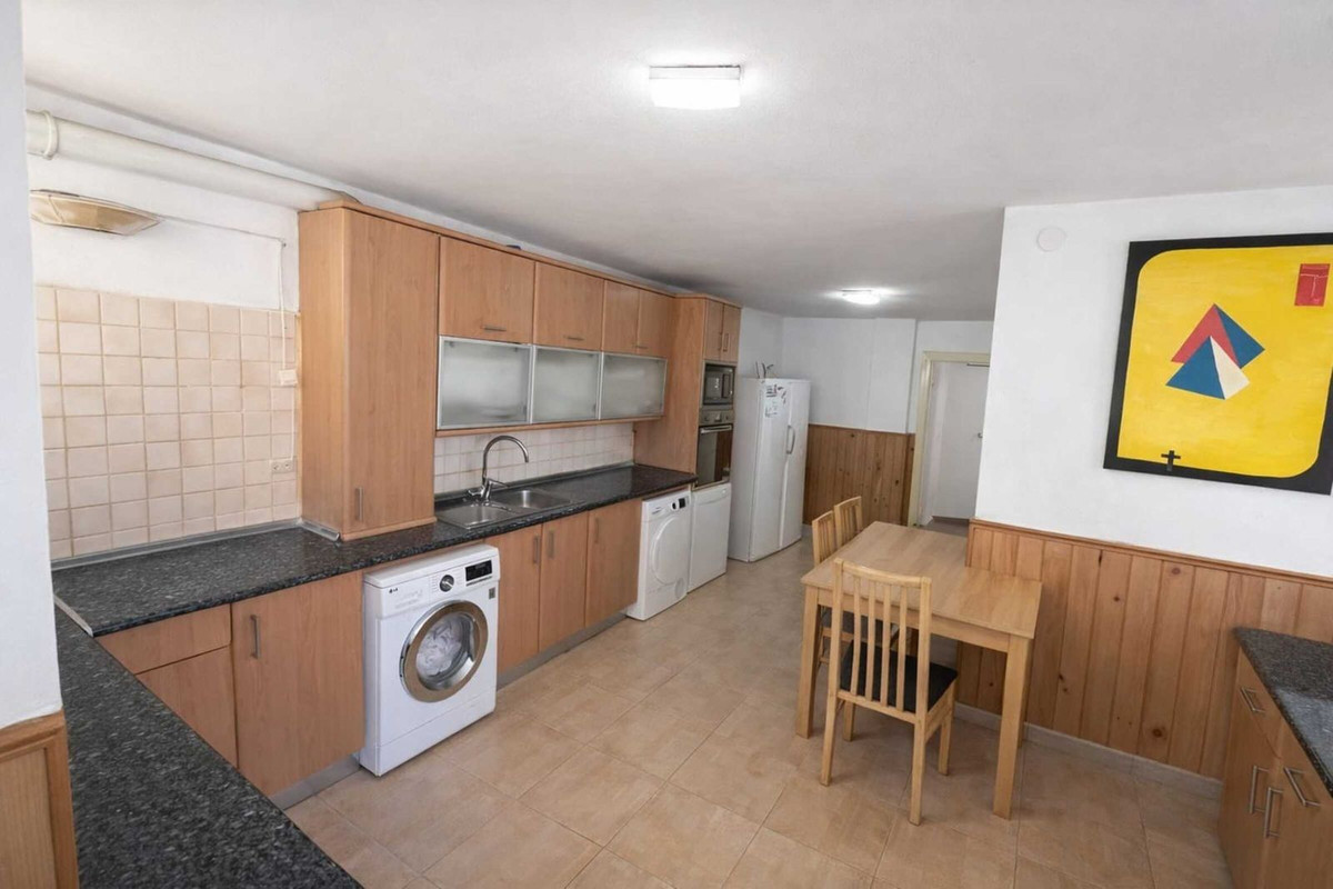 3 Bedroom Apartment for Sale in Marbella — 7