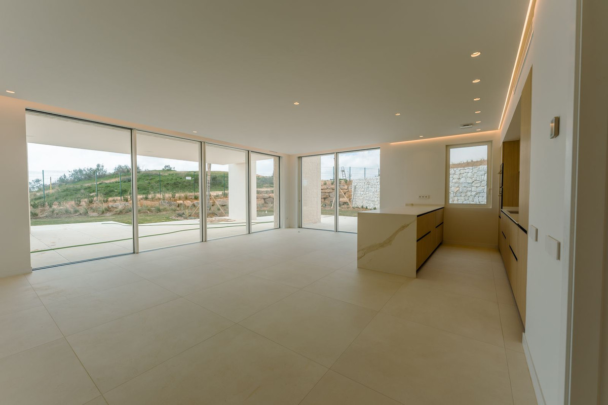 3 Bedroom Apartment for Sale in Ojén — 2