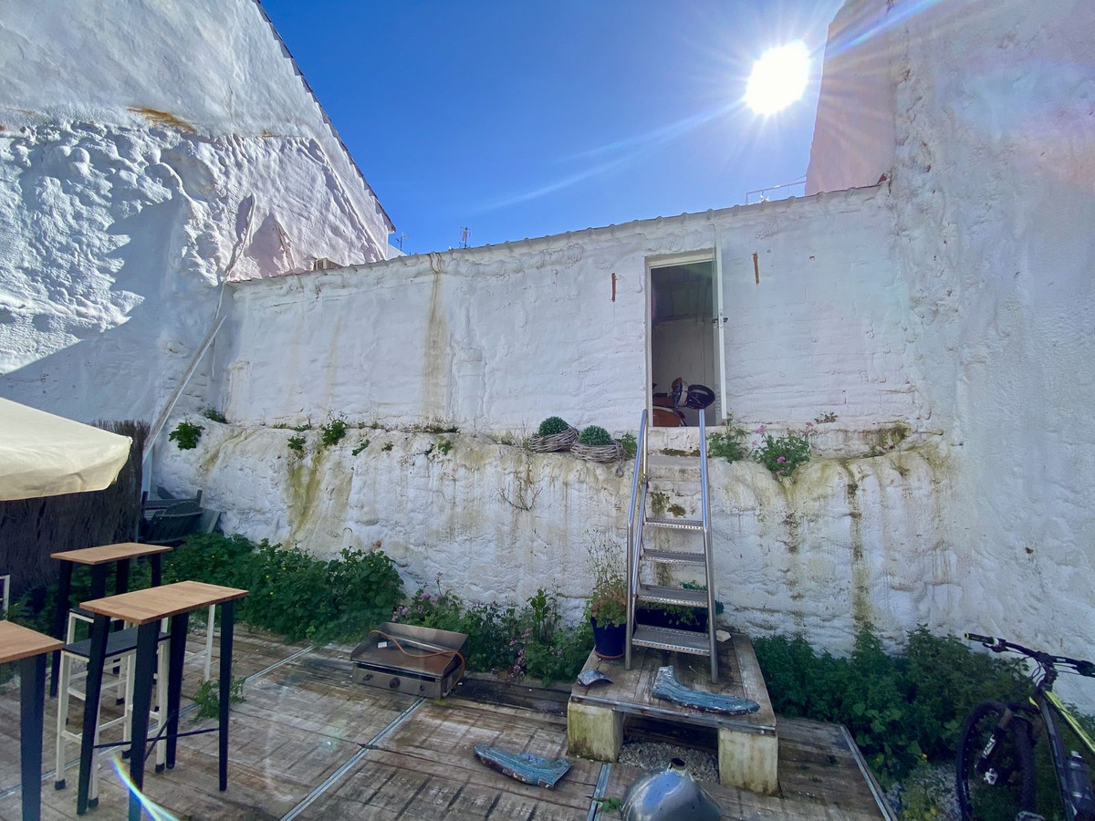 Plot for Sale in Estepona — 2