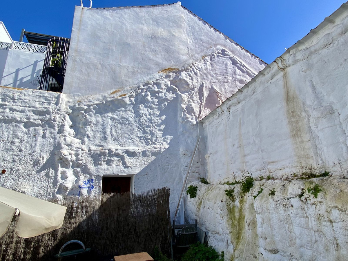Plot for Sale in Estepona — 3