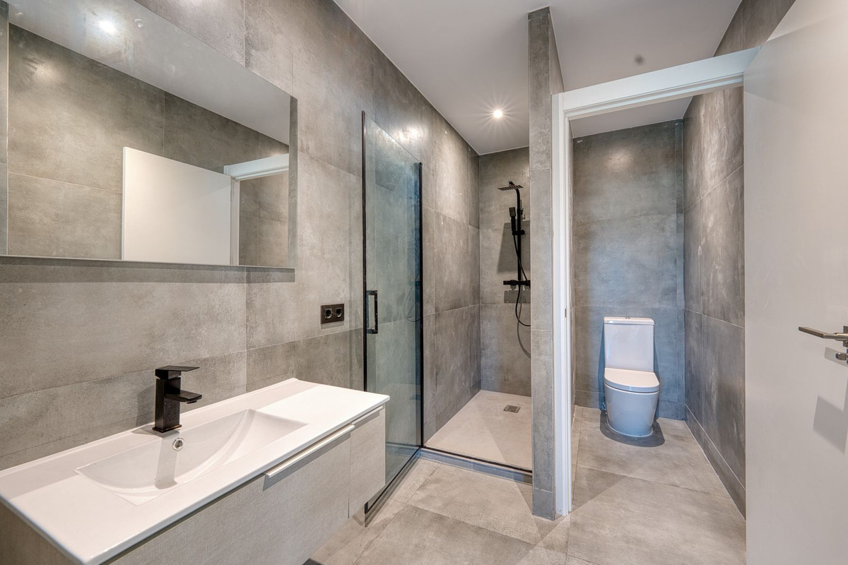 4 Bedroom Villa for Sale in Istán — 6
