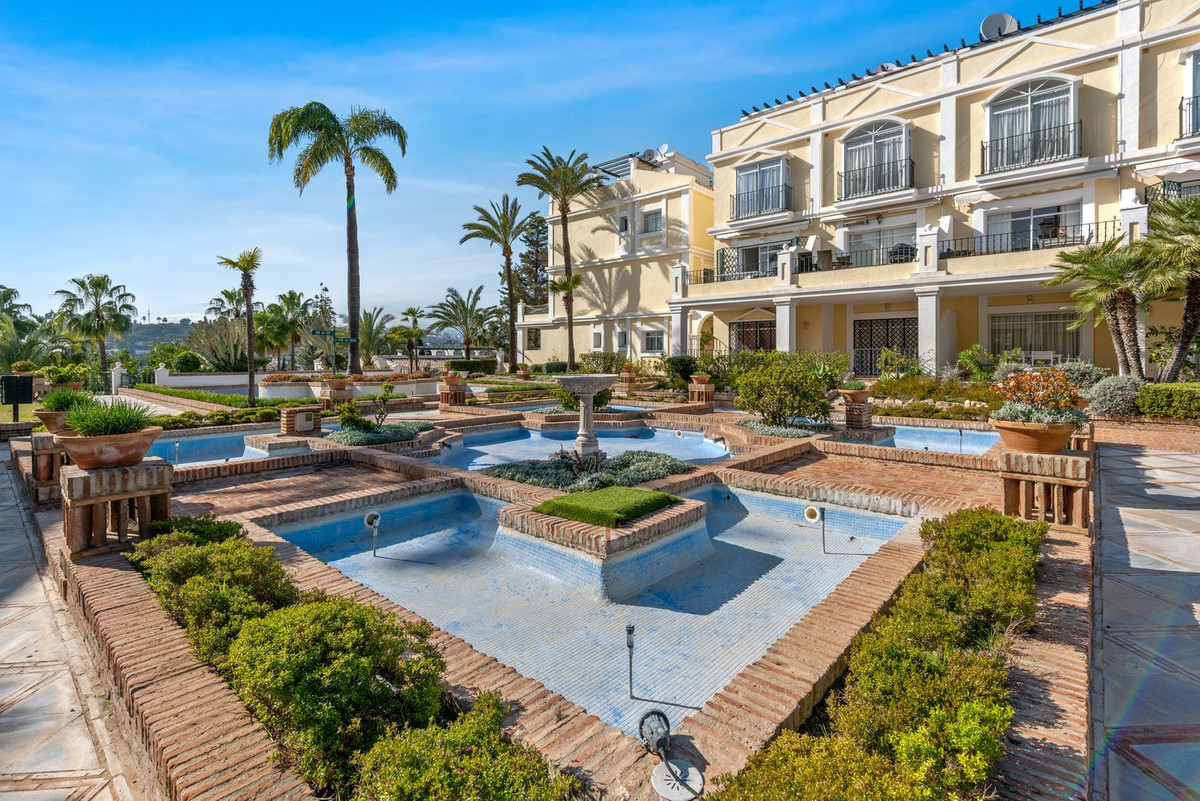 3 Bedroom Apartment for Sale in Marbella — 2