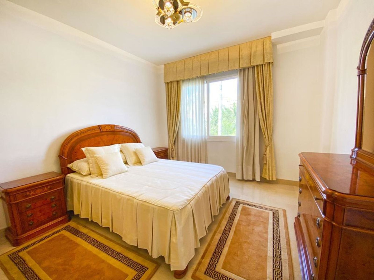 3 Bedroom Apartment for Sale in Marbella — 6