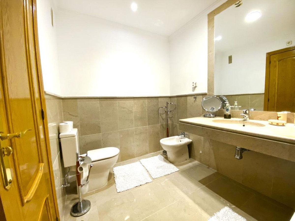 3 Bedroom Apartment for Sale in Marbella — 9