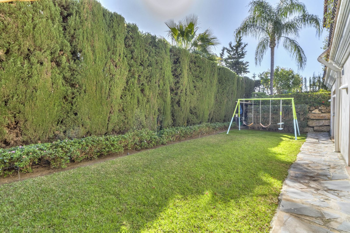 5 Bedroom Villa for Sale in Estepona — view 19