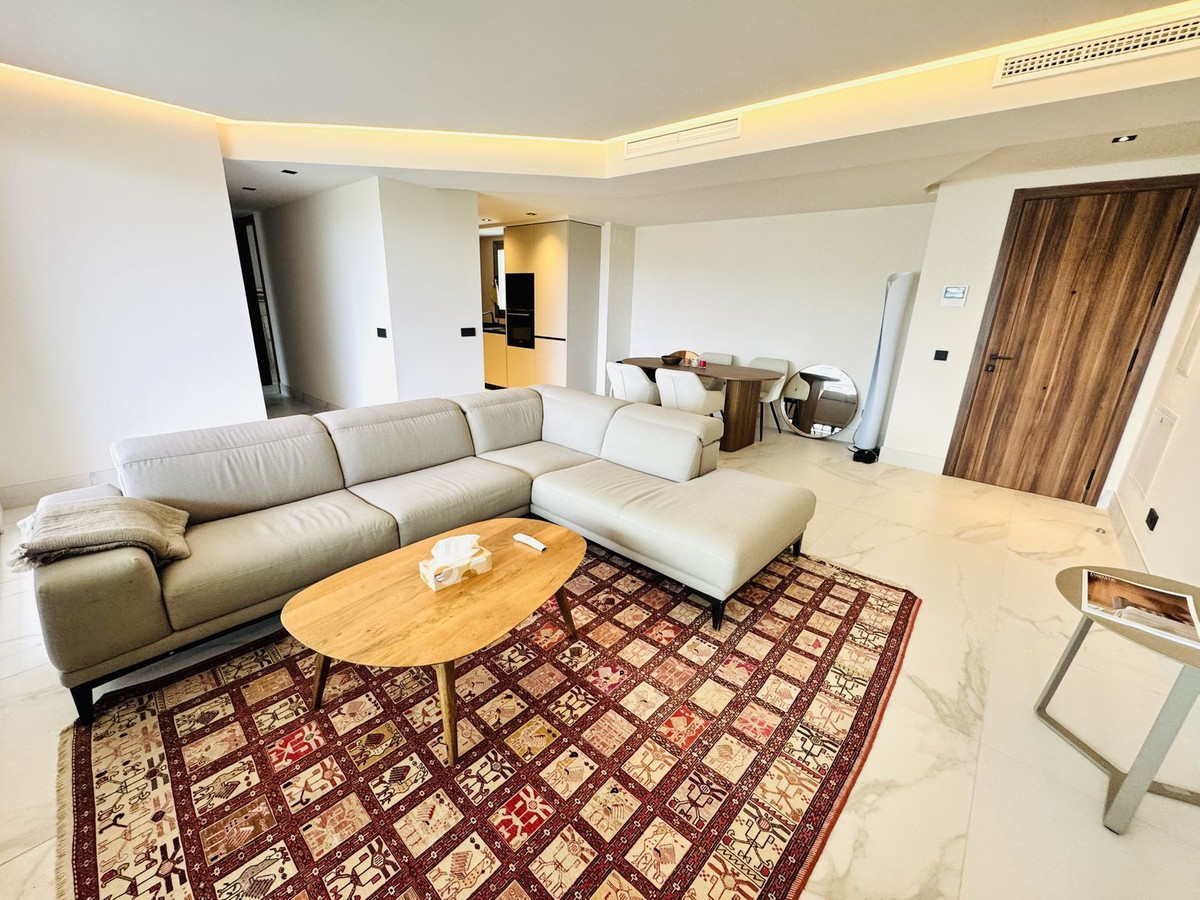 2 Bedroom Apartment for Sale in San Pedro de Alcántara — 2