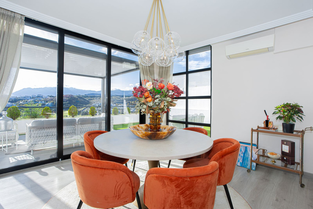 4 Bedroom Apartment for Sale in Benahavís — 6