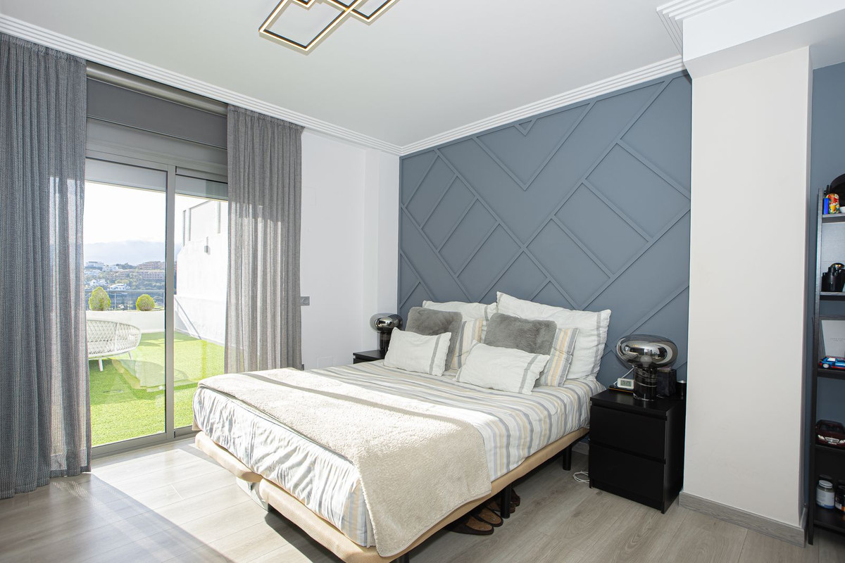 4 Bedroom Apartment for Sale in Benahavís — 7