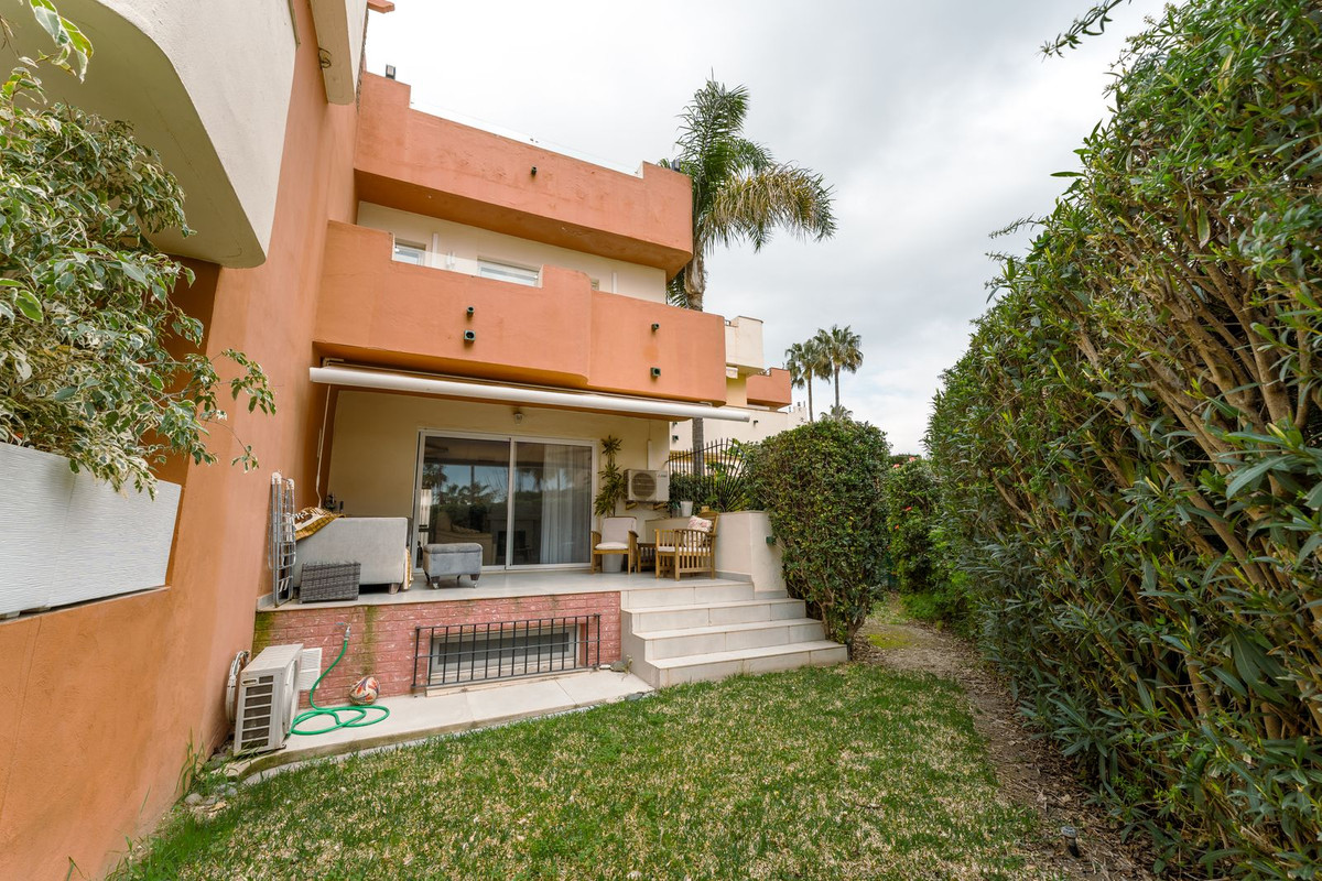 4 Bedroom Villa for Sale in New Golden Mile — 3