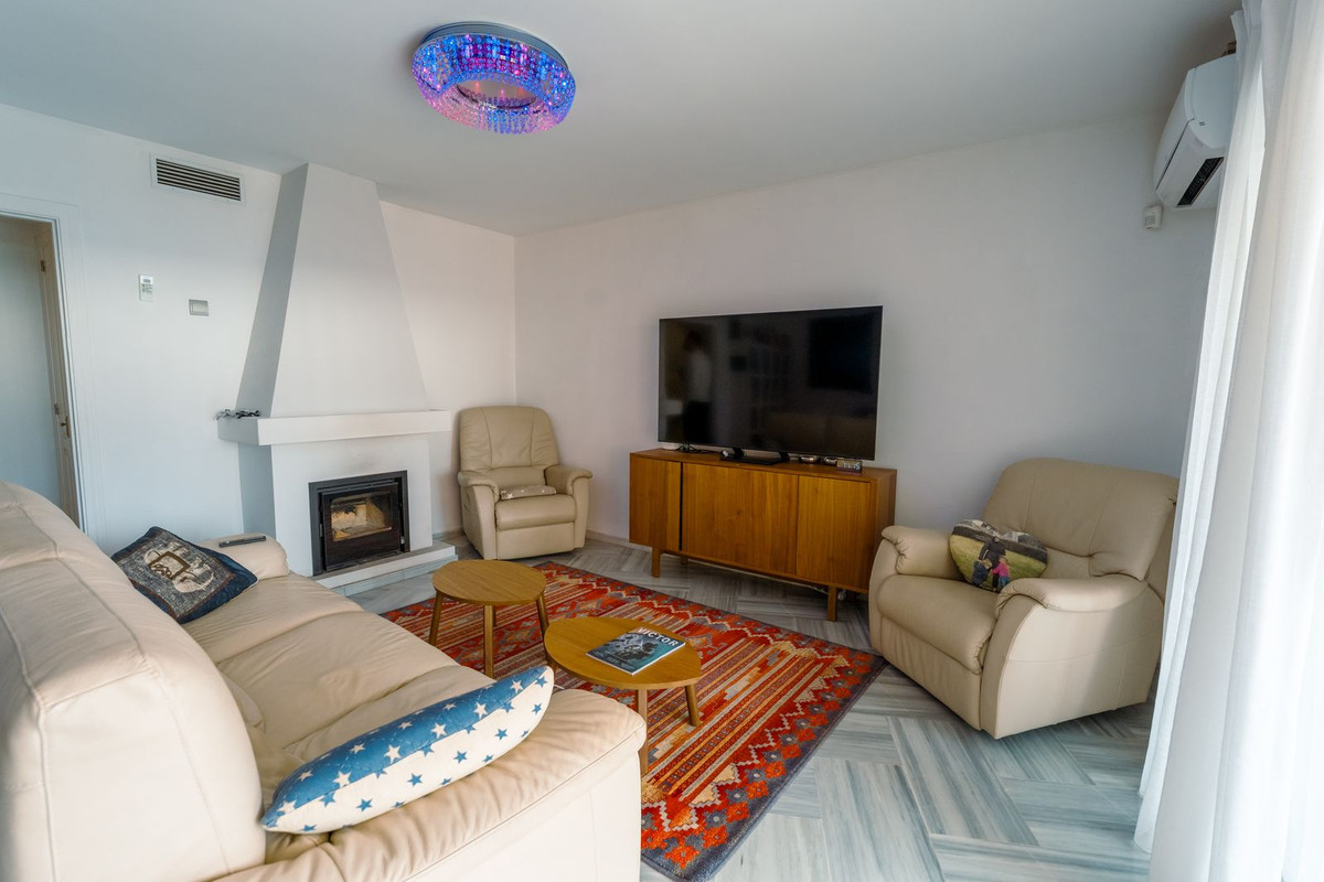 4 Bedroom Villa for Sale in New Golden Mile — 6
