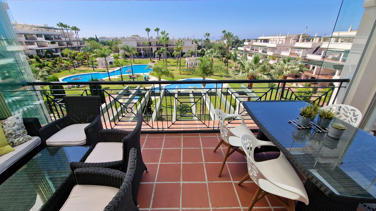 2 Bedroom Apartment for Sale in Nueva Andalucía — 2