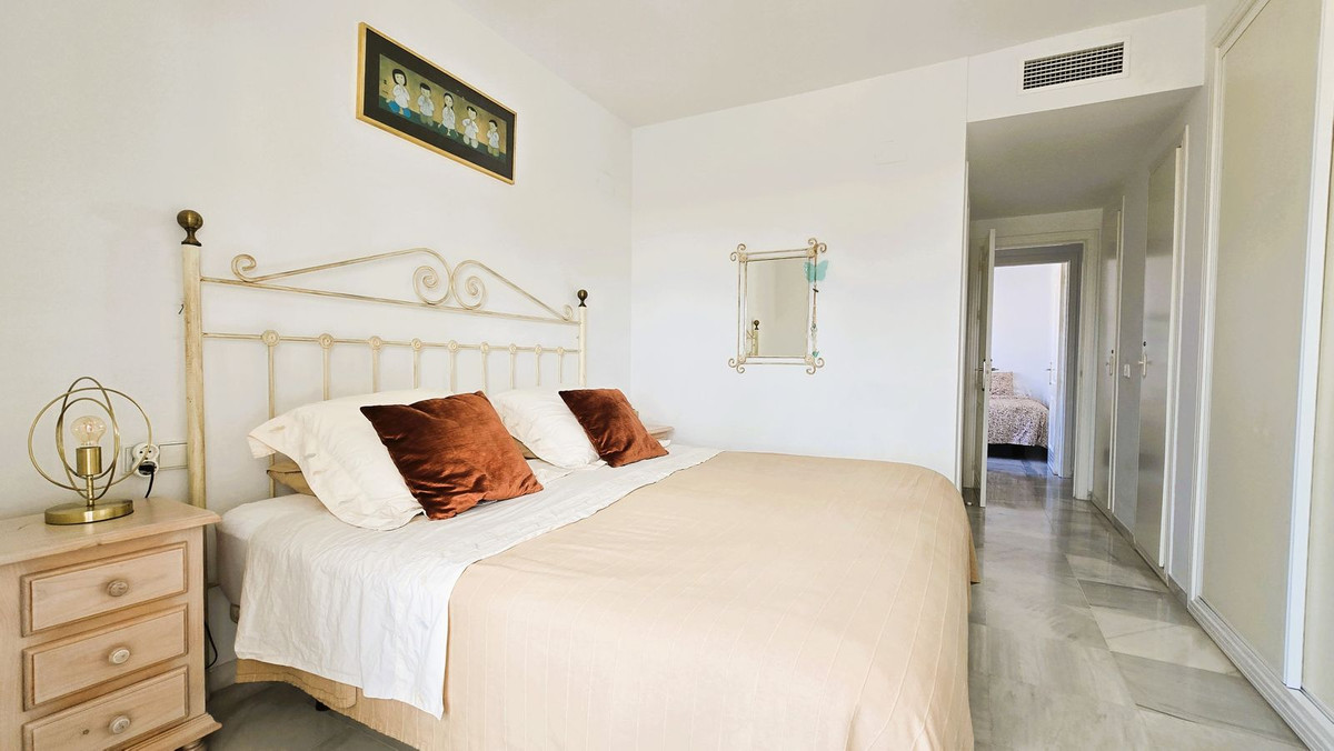 2 Bedroom Apartment for Sale in Nueva Andalucía — view 11