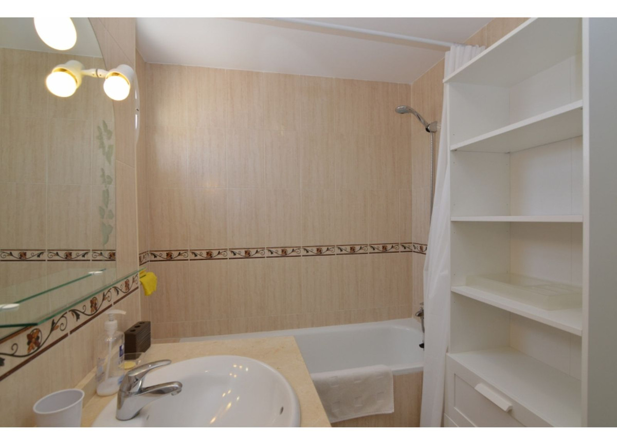 2 Bedroom Apartment for Sale in Nueva Andalucía — view 12