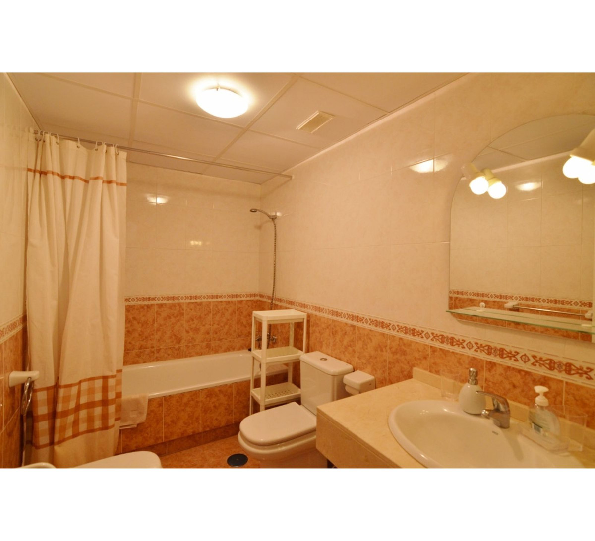 2 Bedroom Apartment for Sale in Nueva Andalucía — view 15