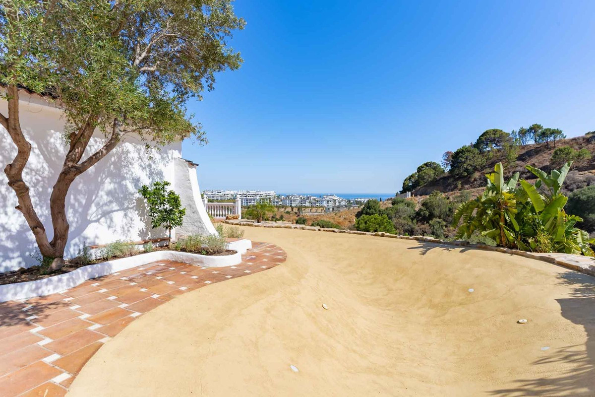 5 Bedroom Villa for Sale in Estepona — view 20