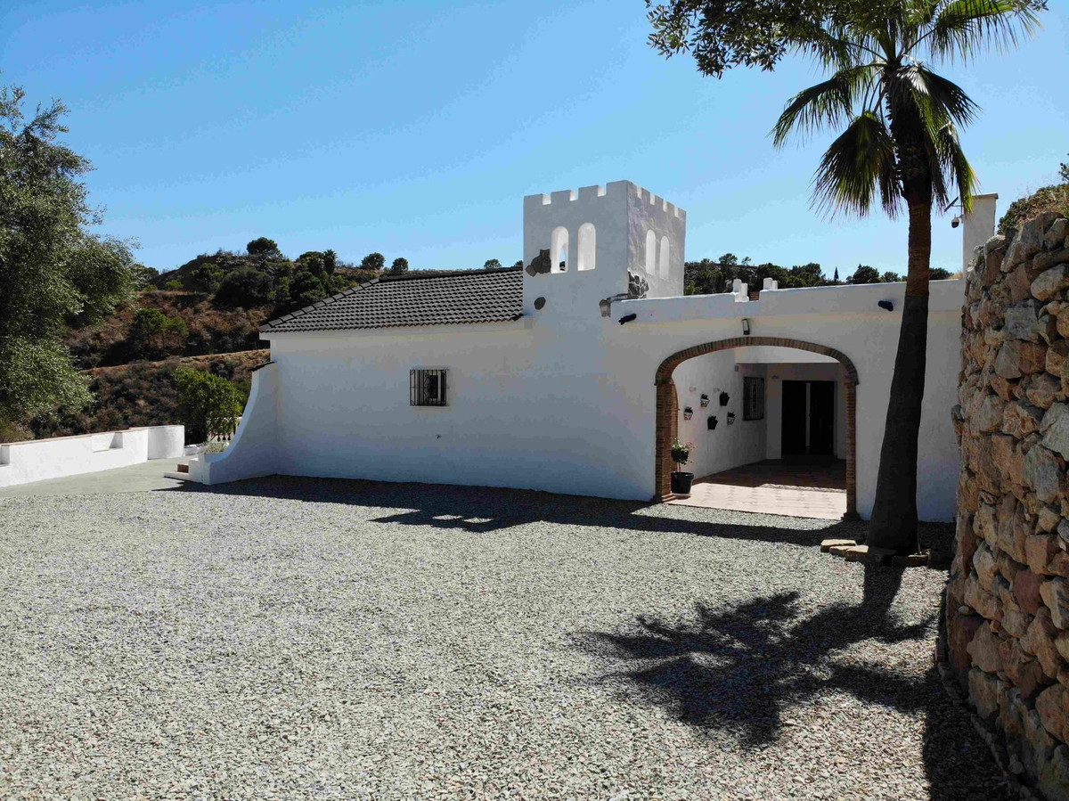 5 Bedroom Villa for Sale in Estepona — view 10