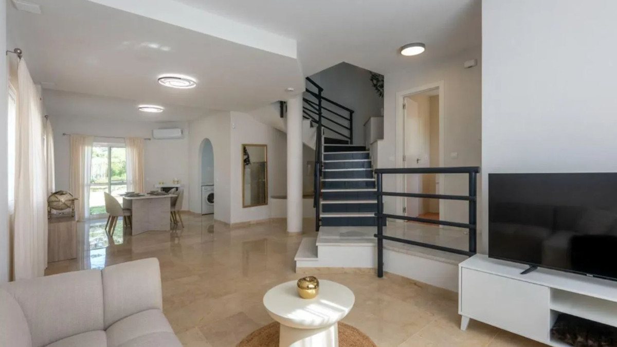 3 Bedroom Villa for Sale in Marbella — 5