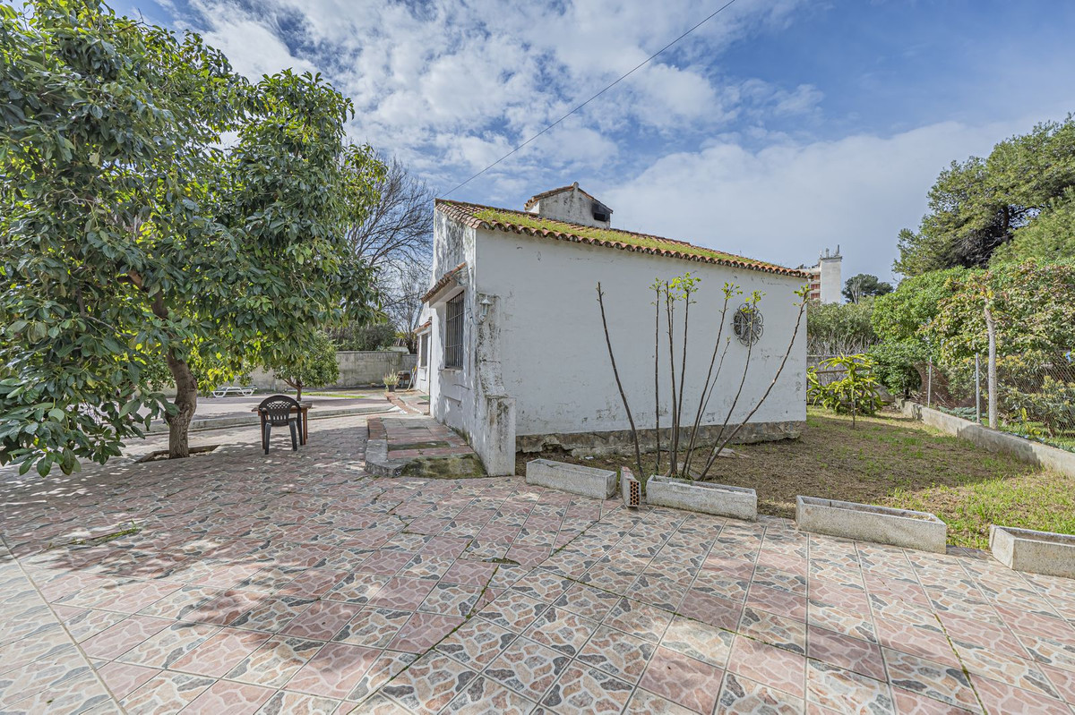 Plot for Sale in Costalita — 8