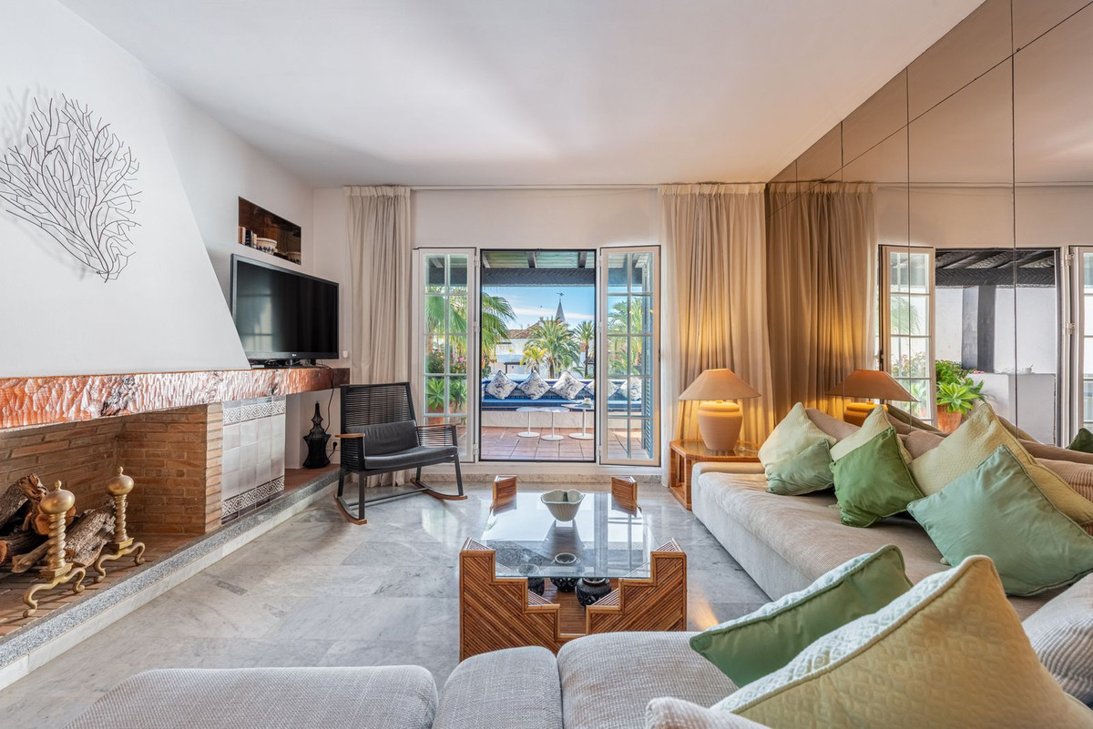 2 Bedroom Apartment for Sale in Marbella — 7