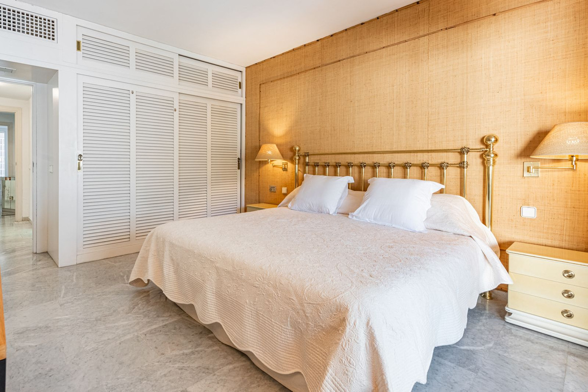 2 Bedroom Apartment for Sale in Marbella — view 10