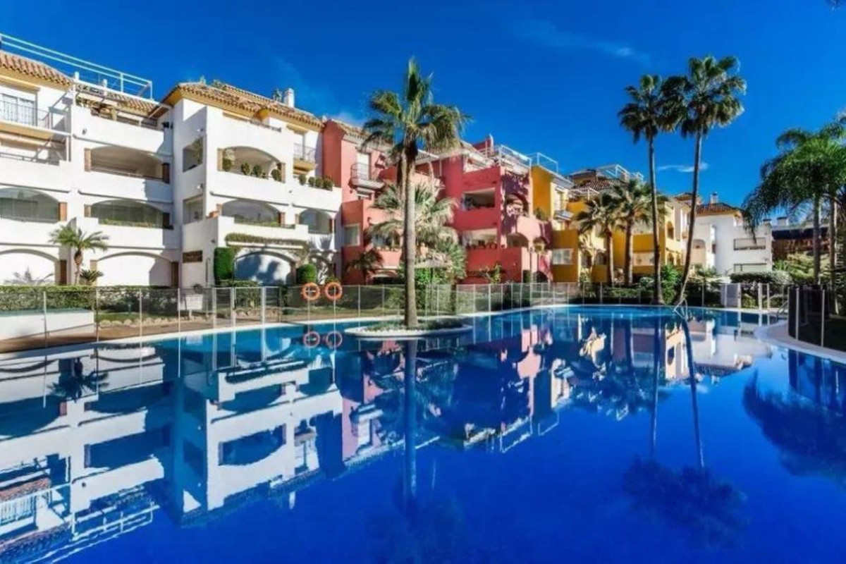 4 Bedroom Apartment for Sale in Marbella