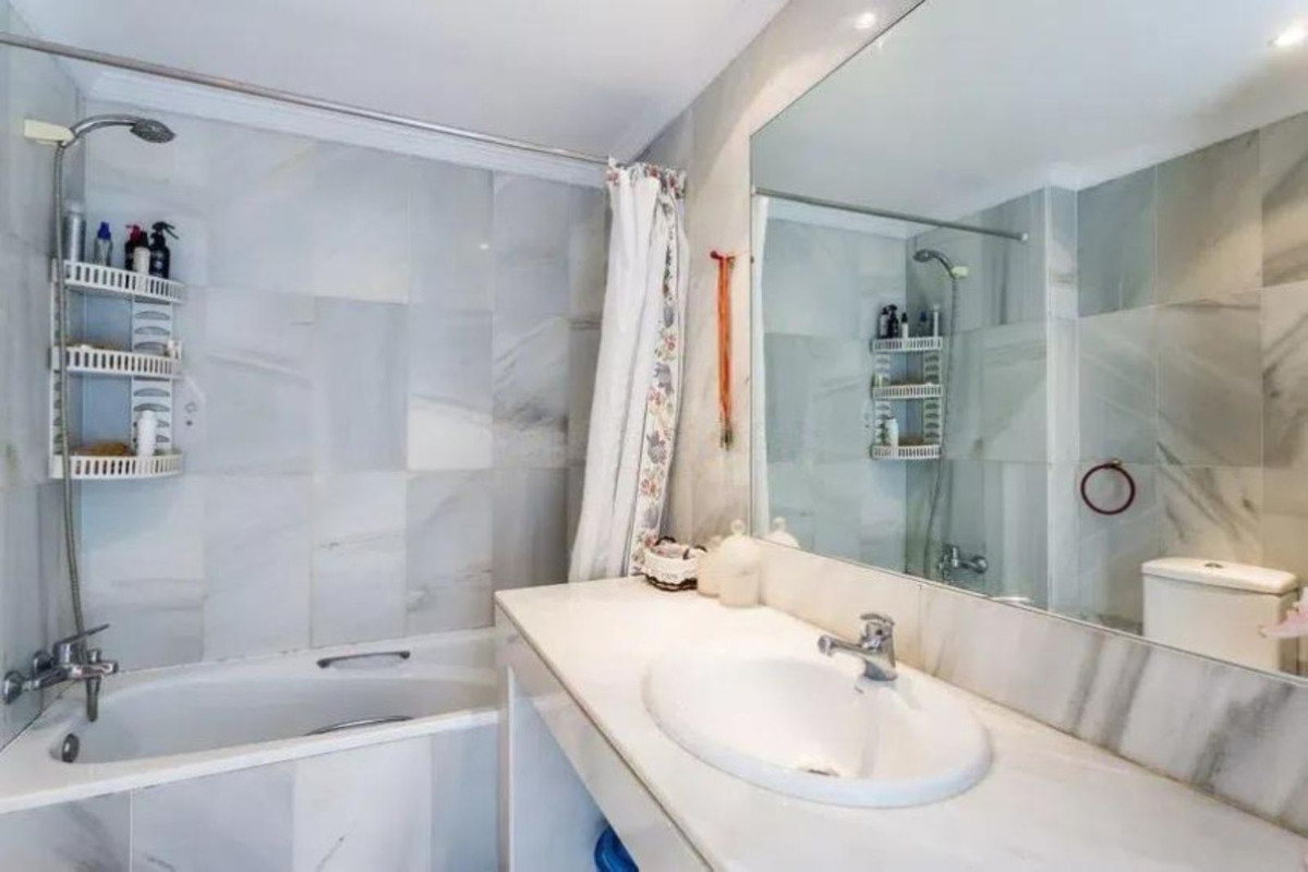 4 Bedroom Apartment for Sale in Marbella — 8