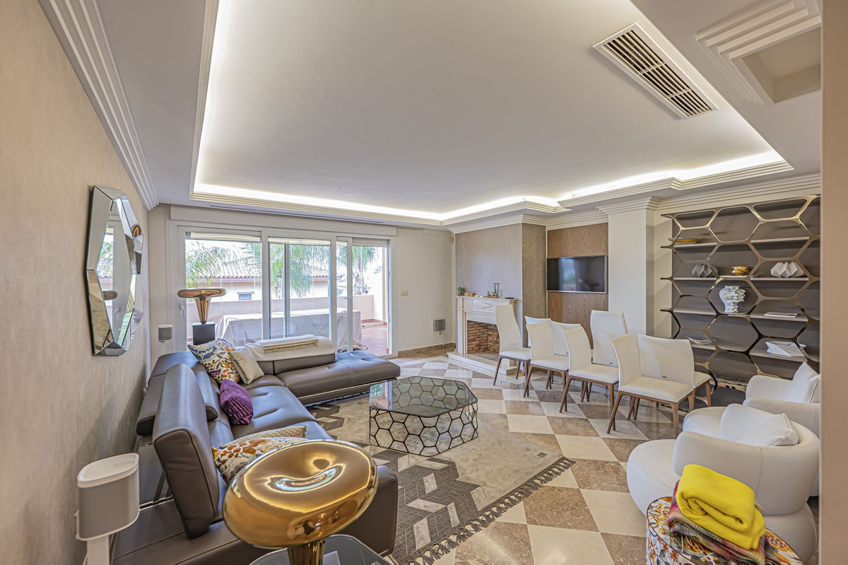 3 Bedroom Apartment for Sale in Nueva Andalucía
