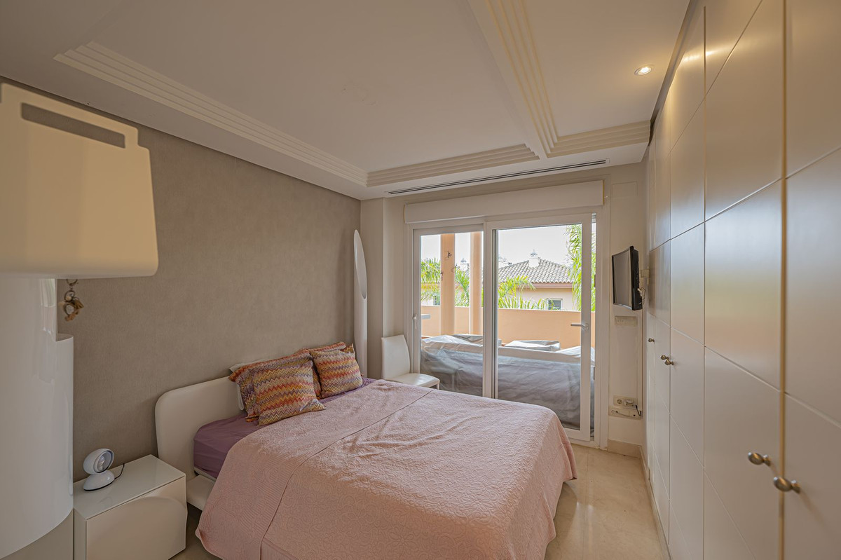 3 Bedroom Apartment for Sale in Nueva Andalucía — 6