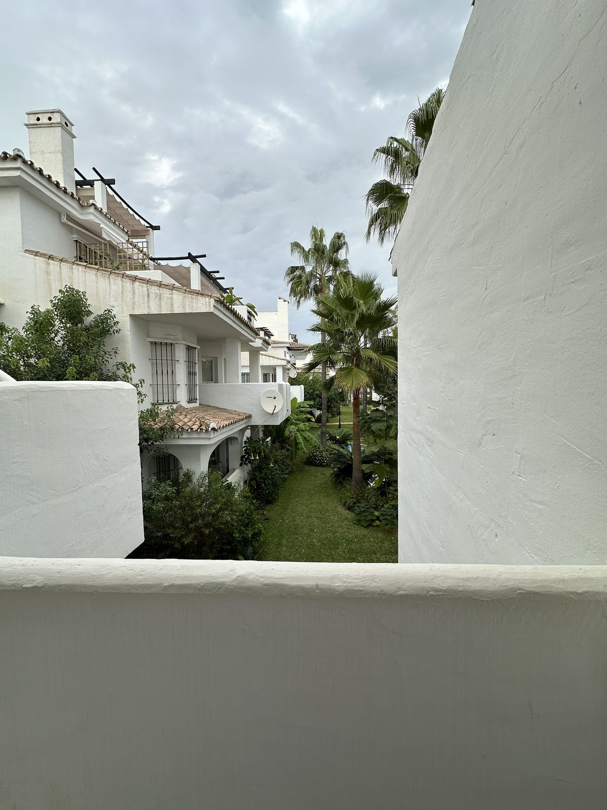 3 Bedroom Apartment for Sale in Puerto Banús — 2