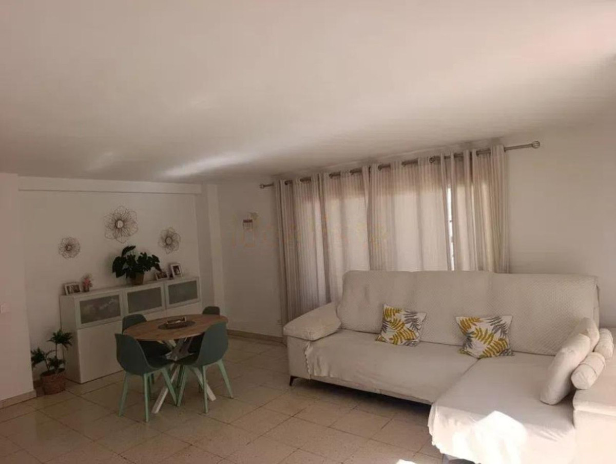 4 Bedroom Apartment for Sale in Marbella — 4