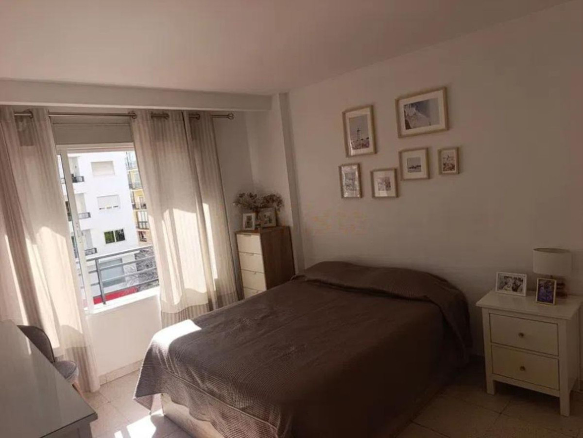 4 Bedroom Apartment for Sale in Marbella — view 10