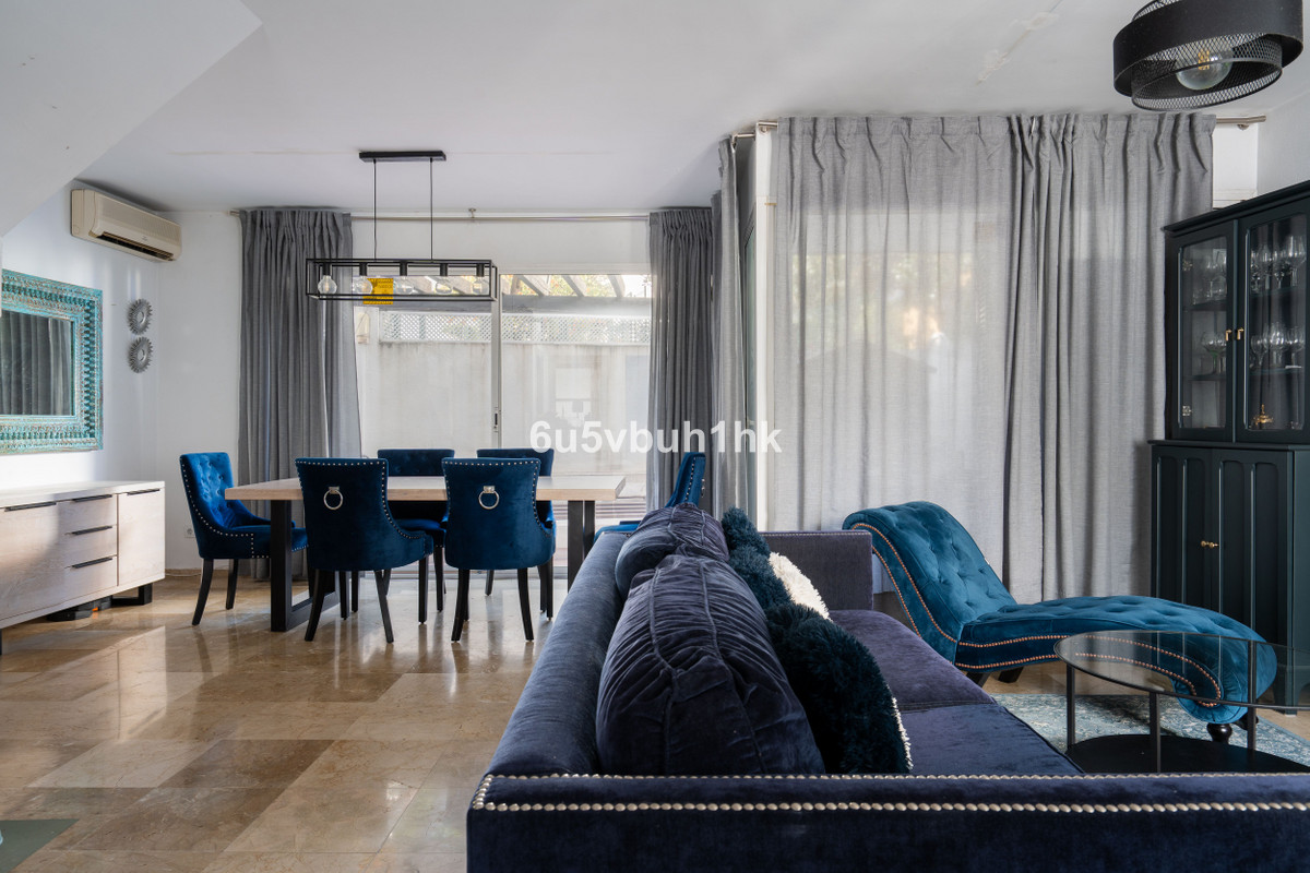 4 Bedroom Villa for Sale in Nueva Andalucía