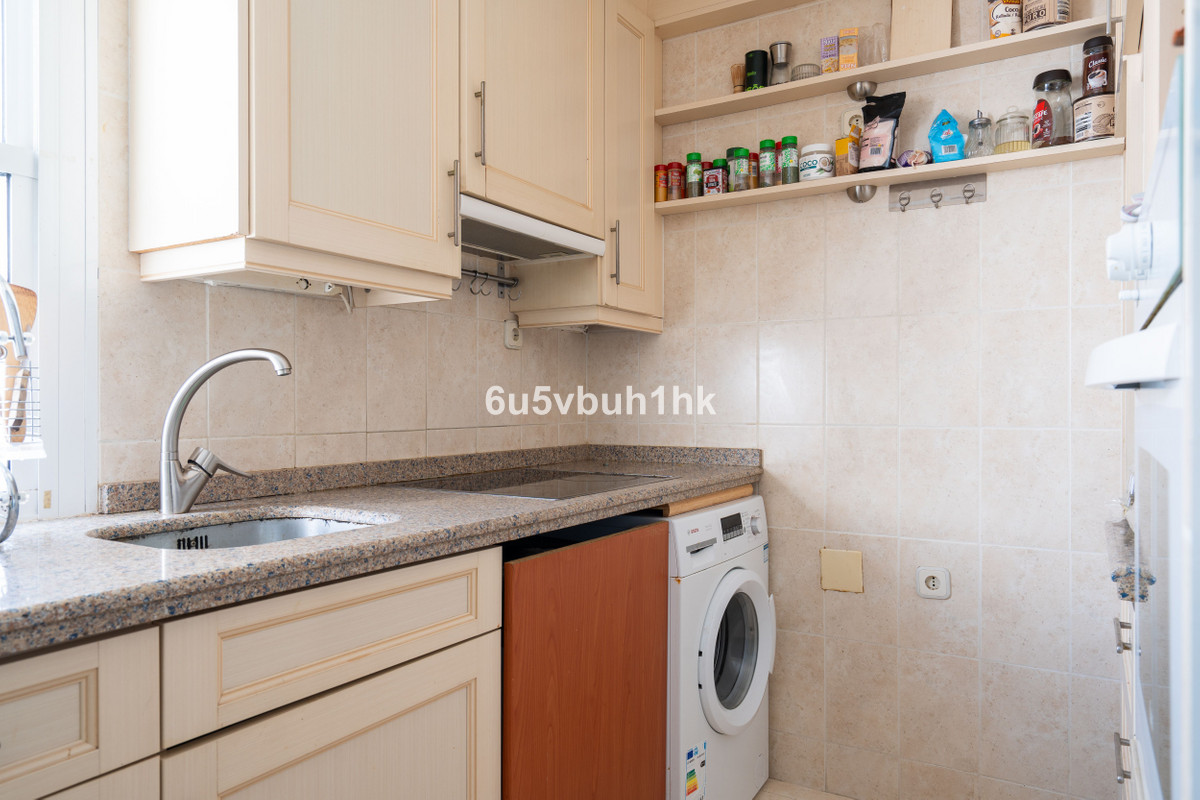 4 Bedroom Villa for Sale in Nueva Andalucía — view 17
